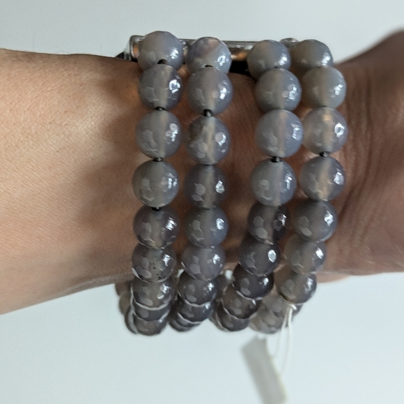Lia Sophia Kiam Collection Natural Gray Agate Stone Beads Stretch Bracelet - Picture 3 of 5